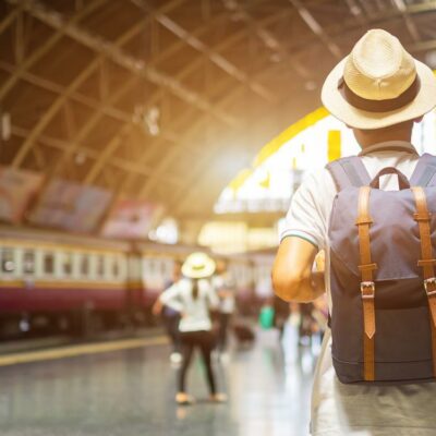 7 easy travel tips to get around in a new city